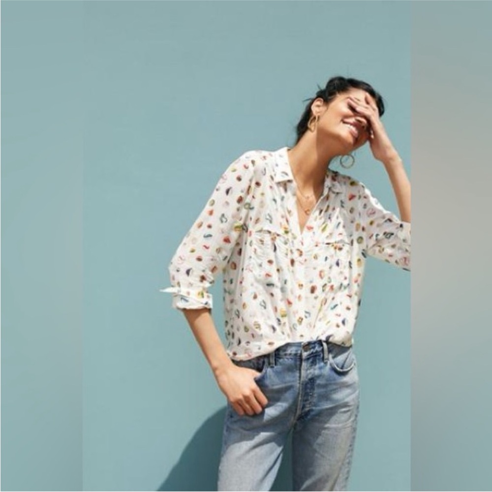 Anthropologie White Button-Front Blouse with adorable marble print
